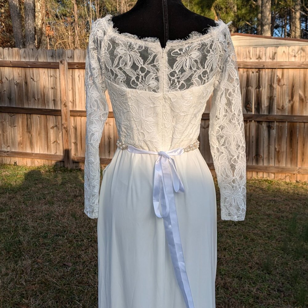 David's Bridal Wedding Gown Size 8 with Sash - Picture 11 of 14
